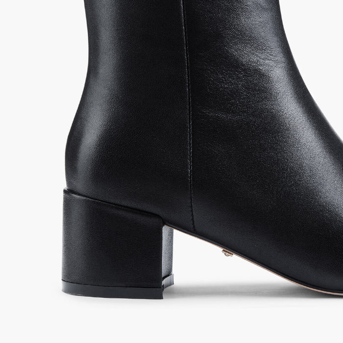 AMATA - classic black ankle boots