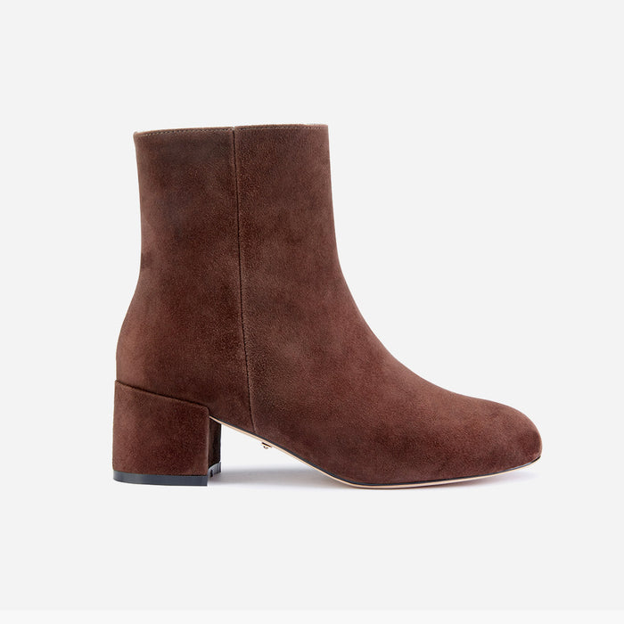 AMATA - classic brown suede ankle boots