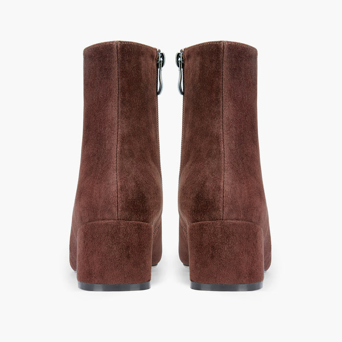 AMATA - classic brown suede ankle boots