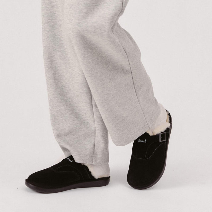 Brunch Amour Shearling slipper in Black suede, product view 2