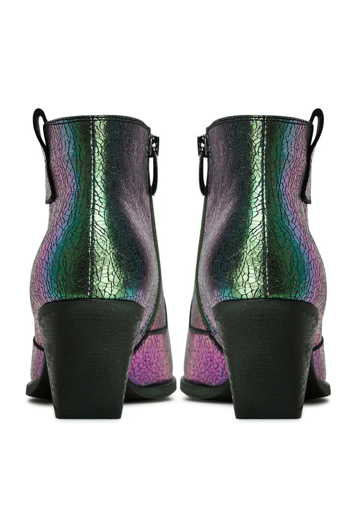 A stylish pair of women's block heeled green Ivanna cowboy boots, perfect for western fashion enthusiasts.