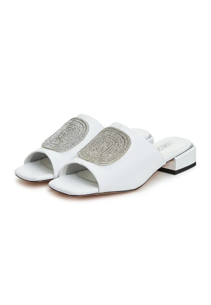 A pair of stylish white Block heeled slippers for women, known as Slippers Beatriz, featuring a high heel design.