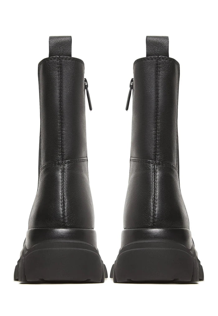 A stylish pair of black Göll ankle boots, perfect for fashion-forward individuals looking for bold and trendy footwear.