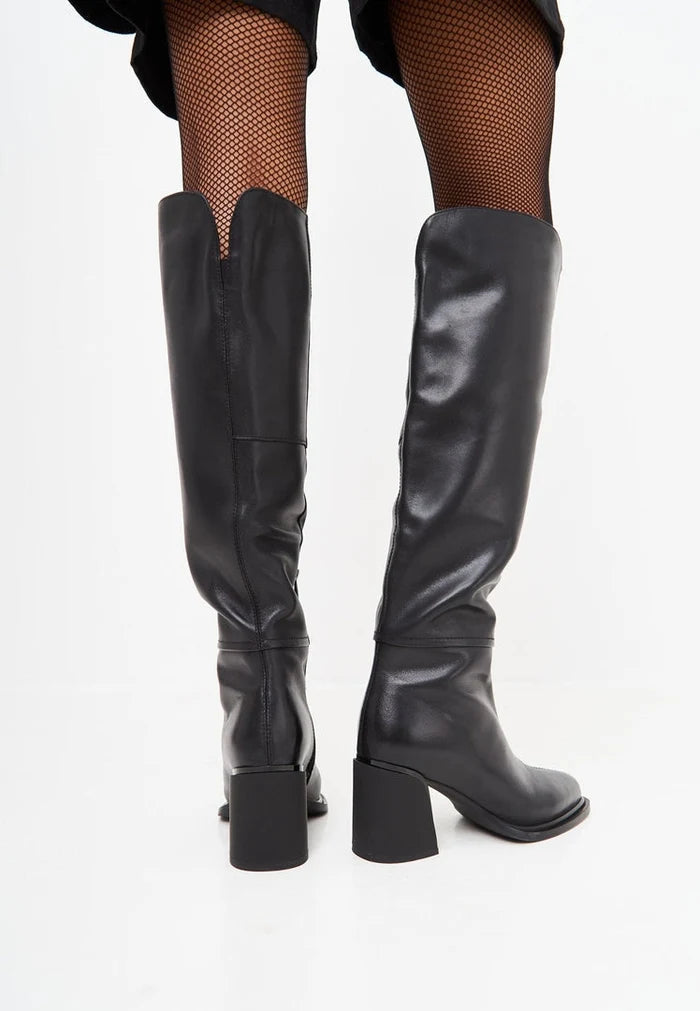 A stylish pair of black block heel boots, perfect for any outfit. Classic black ankle boots with a modern twist, these women's boots feature a chic block heel design.