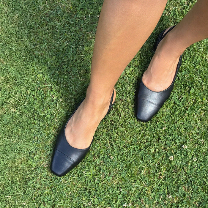 Contessa - Black Leather Slingback