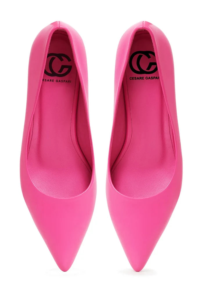 A pair of elegant fuchsia high-end women's pumps, perfect for adding a touch of luxury to any outfit.