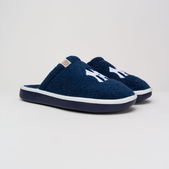 Brunch Essential Yankees slipper in Navy terry, main product image