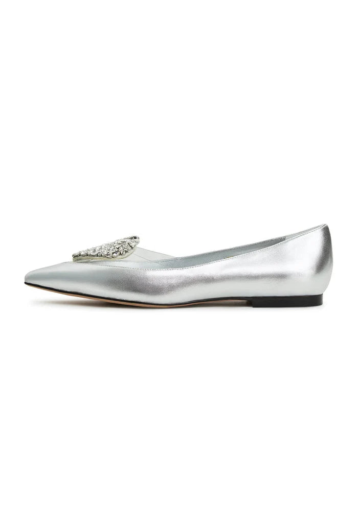 A pair of elegant silver Camila ballerinas, perfect for women who love metallic ballet flats with a flat sole.