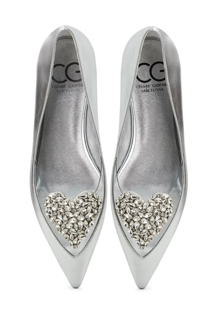 A stylish pair of Camila ballerinas in silver, perfect for women looking for flat sole metallic ballet flats.
