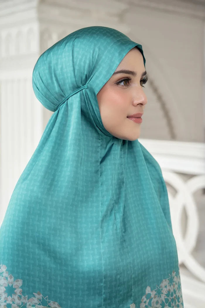 haramain 2 prayer robe in safa by buttonscarves detail close-up