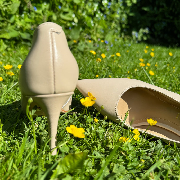 Kayte - Beige Leather Classic Pump