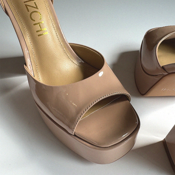 LAURANCE - beige patent platform