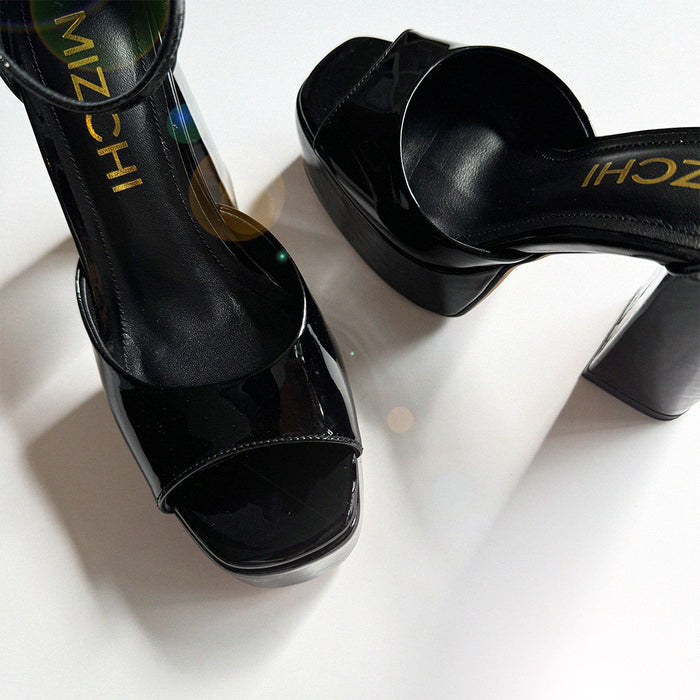 LAURANCE - black patent platform