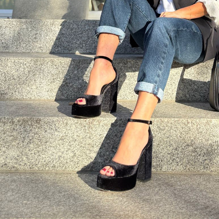 LAURANCE - black velvet platform