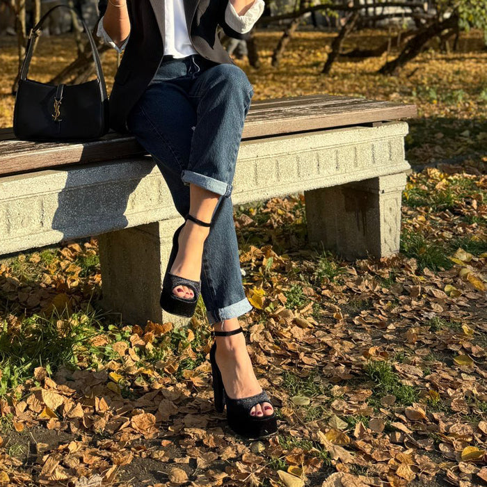 LAURANCE - black velvet platform