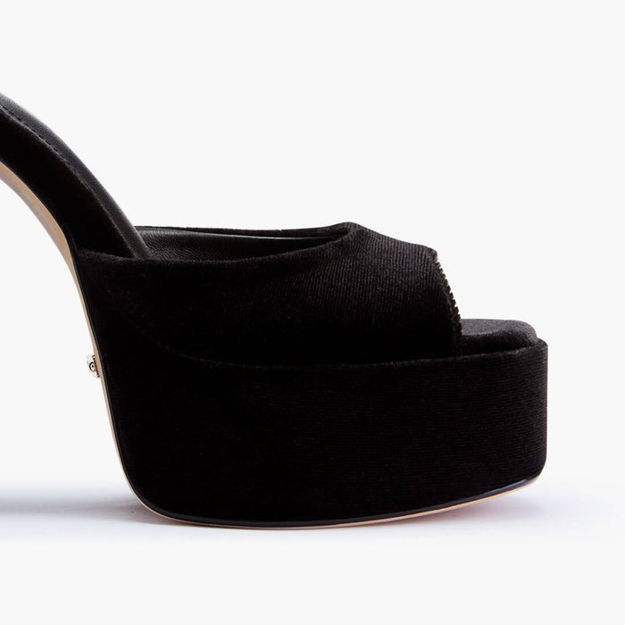 LAURANCE - black velvet platform
