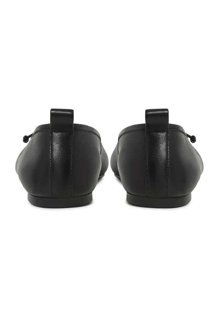 A stylish pair of black leather ballerina shoes for women, featuring the Mila ballerina design, perfect for a classic and elegant look.