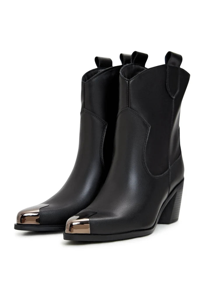 A pair of handmade leather men's Western cowboy boots with a vintage design, perfect for those looking for designer cowboy boots.