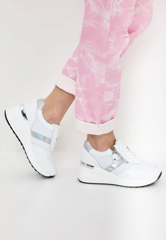 A pair of stylish white leather sneakers, perfect for any casual outfit.