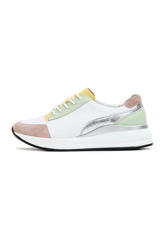 A stylish pair of white leather sneakers with Eva soles, perfect for casual and fashionable wear as a versatile choice in leather footwear.