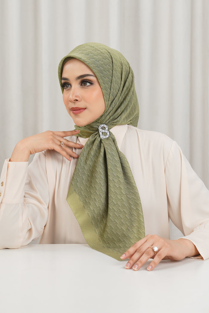 Leena Monogram Square - Boa