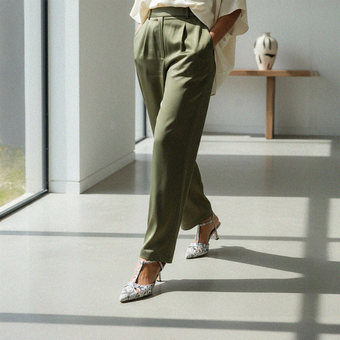 LEGAL - cut out slingback pumps
