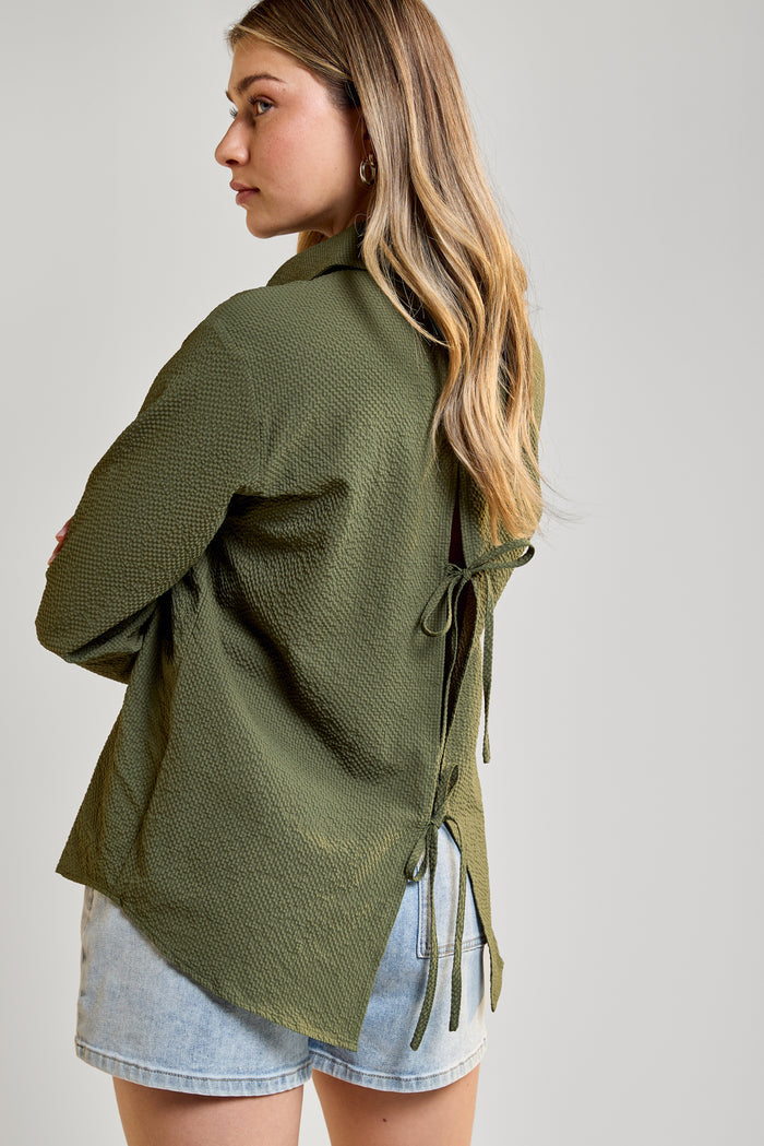 Loose-Fitting Open-Back Shirt - 4095