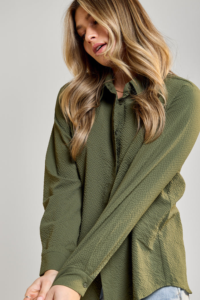 Loose-Fitting Open-Back Shirt - 4095