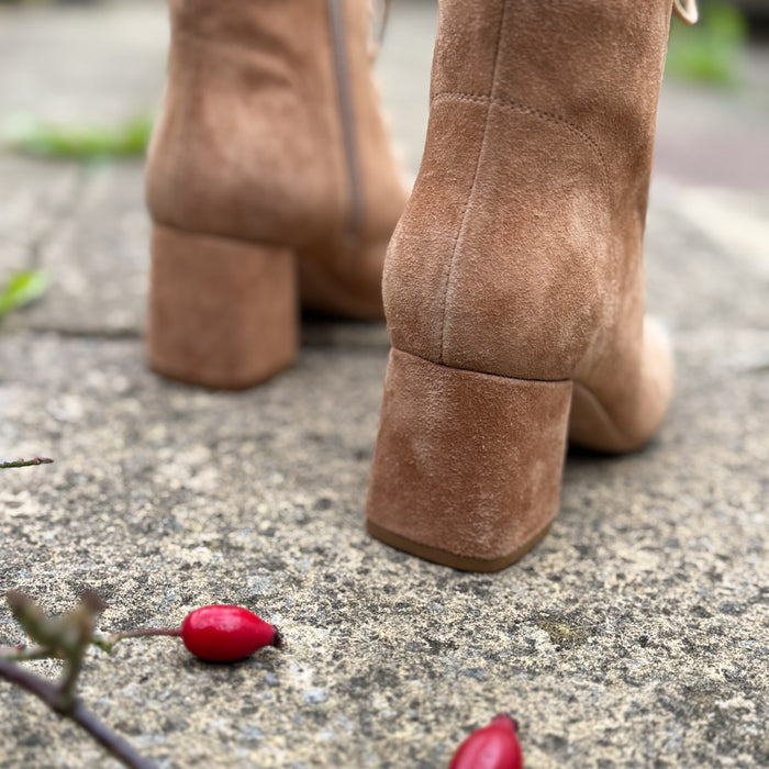 MILO BEIGE- suede lace up bootie