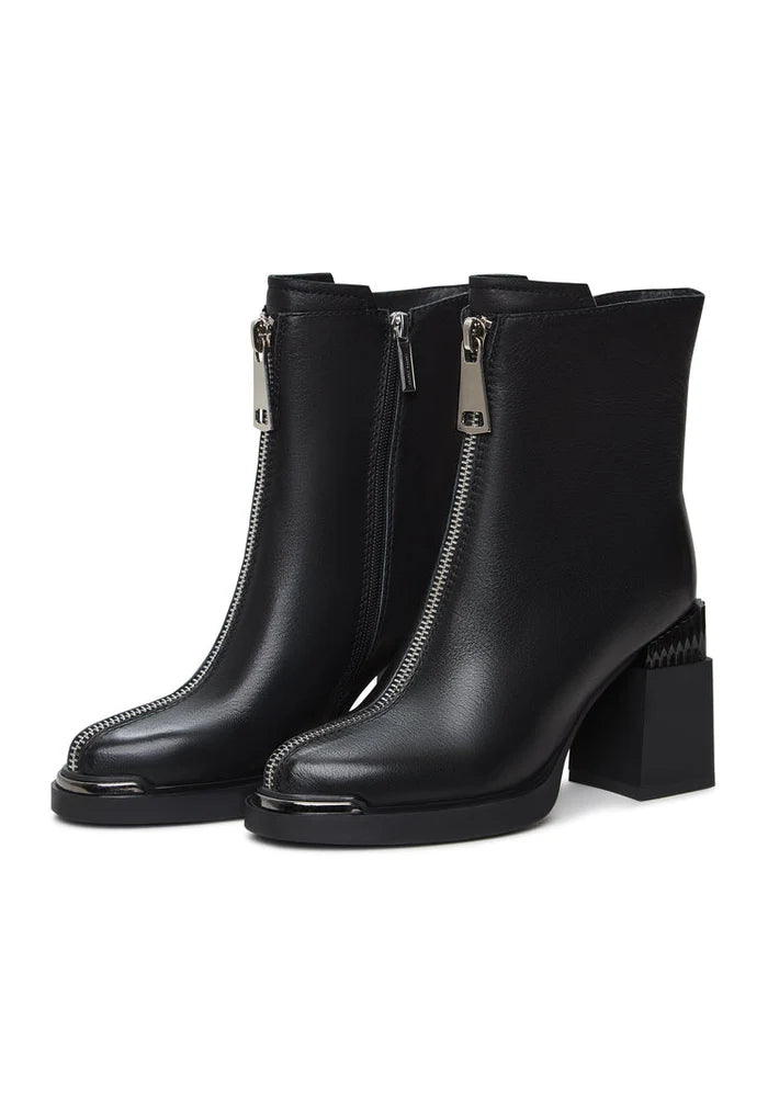 A stylish pair of black zipper heel boots, the modern Thrud boots for ultimate fashion footwear.