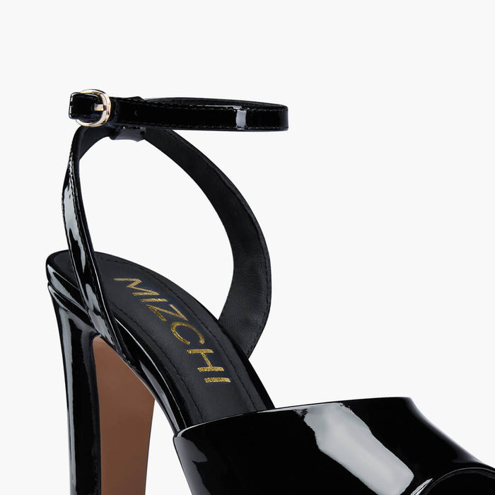 NOMES 11 - black patent platform