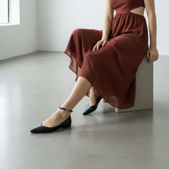 PEEKMI BLACK - Leather Ankle Strap Pumps
