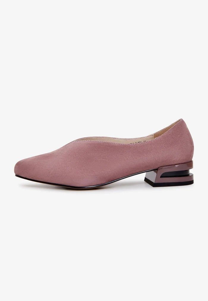A stylish pair of pink suede pointed tip ballerinas for women's footwear, perfect fashion flats for any occasion.