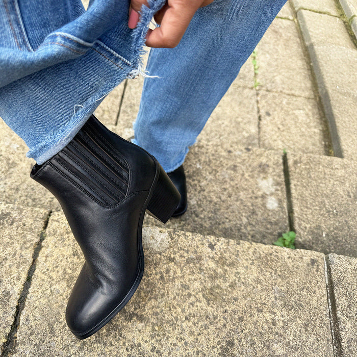 SIENNA - leather ankle boots