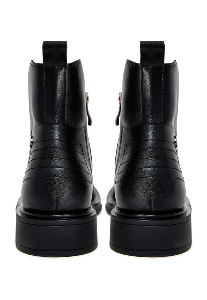 A stylish pair of black ankle boots for women by Antonia, a fashionable choice for any outfit.