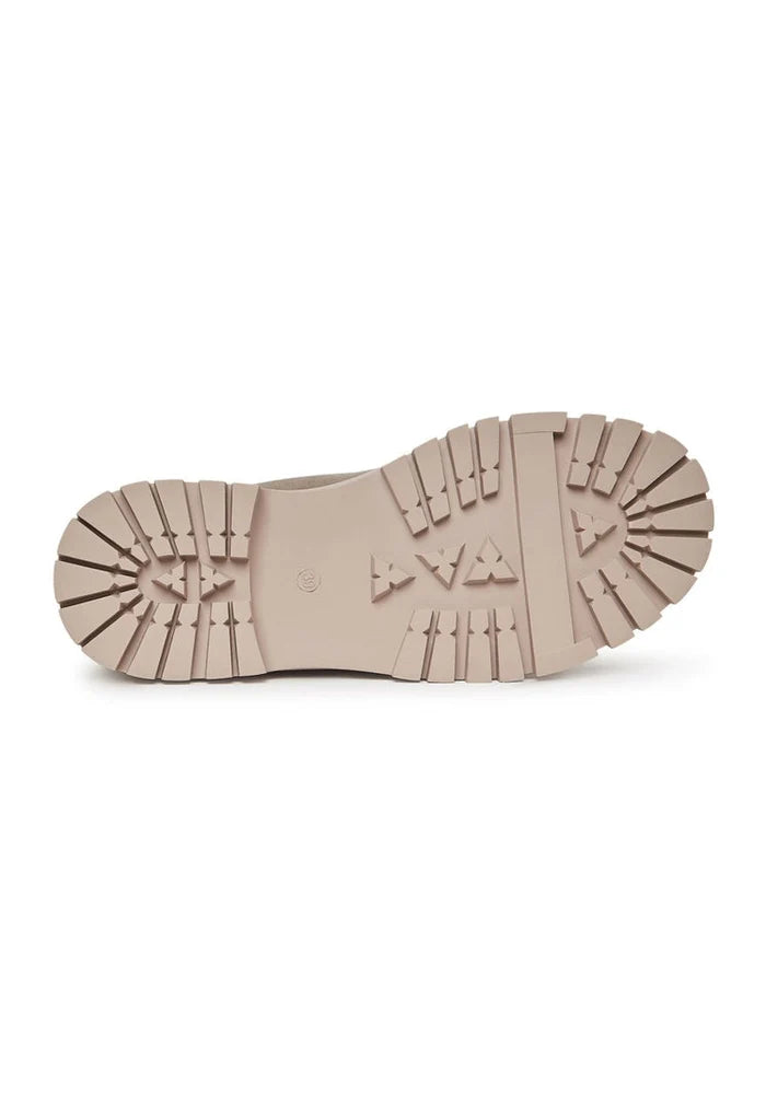 A stylish pair of women's suede ankle winter boots, perfect for the colder months ahead.
