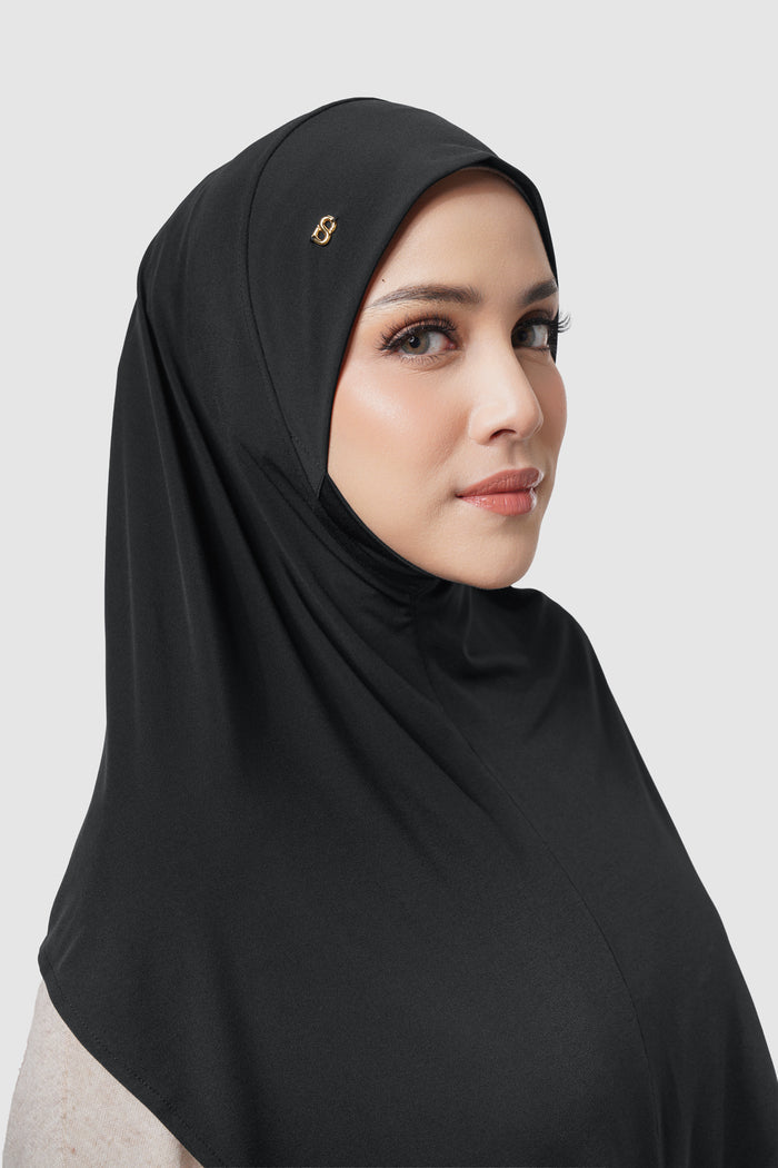 swyft slip on scarf in jet black by buttonscarves detail