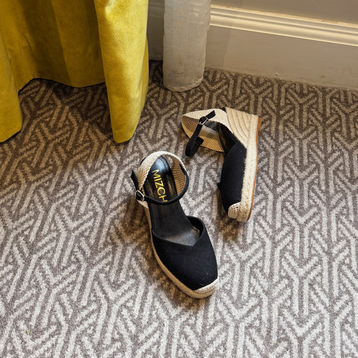 VITTORIA - black ankle strap espadrilles