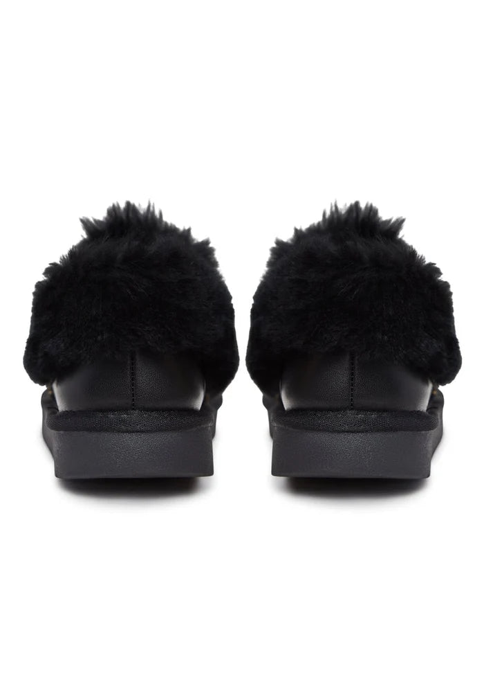 Stay cozy this winter with these black padded loafers, the perfect comfortable footwear to keep your feet warm and stylish.